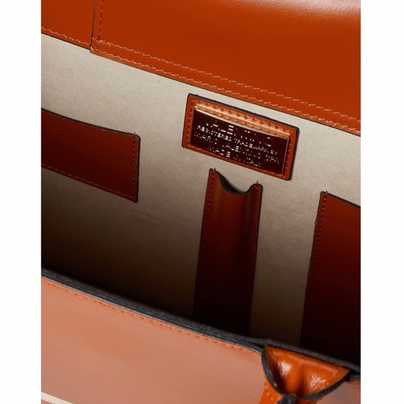 BNWT VALENTINO  VICTORIA LAVORO TOTE - Picture 3 of 16